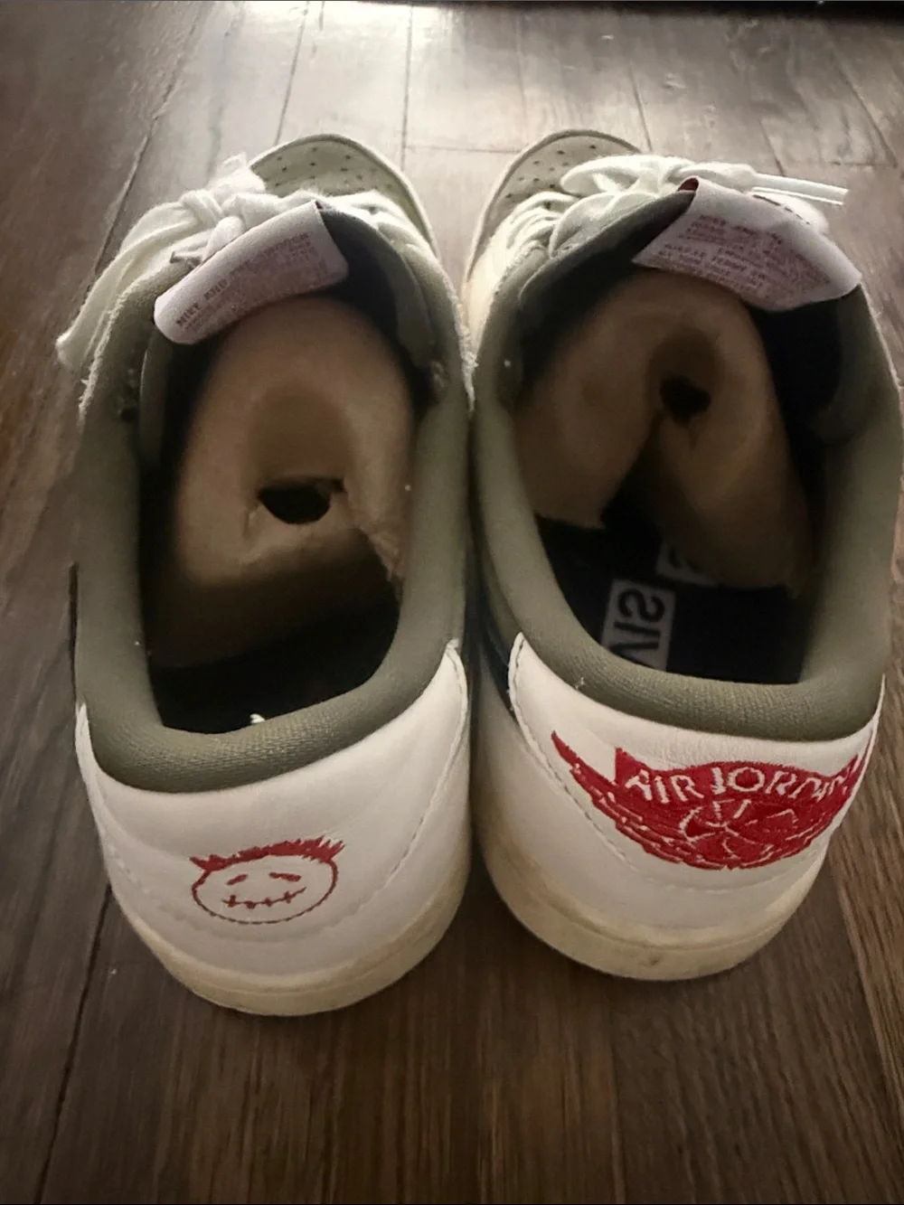 USED Travis Scott AJ1 lows in good condtion size 9 no box